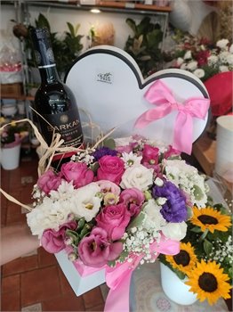 מארז פרחים ויין